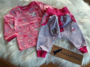 2-teiliges Set aus Langarm-Shirt und Pumphose "Pferde" Gr. 74