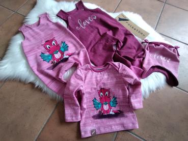 4-teiliges Set aus Latzhose, Strampler, Langarmshirt und Ohrenmütze "Drache" Gr. 74